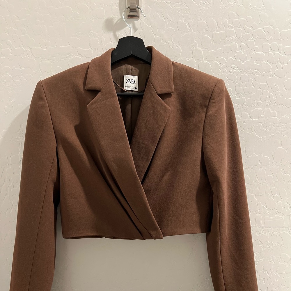 Zara cropped shoulder pad blazer
